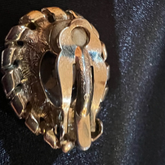Vtg.🌹 GIVENCHY Amethyst Color Clip On Earrings - Picture 9 of 9